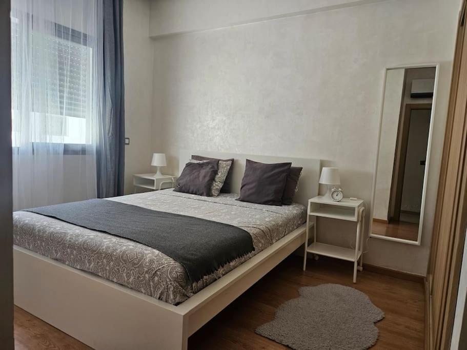 Tres Bel Appartement En Face Du Parc, Pres Du Novotel Мохамедия Екстериор снимка